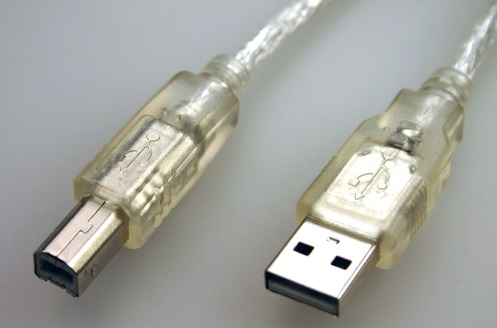 图42 计算机通讯线两端的USB插头
